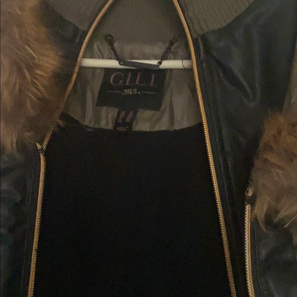 GILI Puffer Coat w/ Faux Fur - Picture 5 of 5